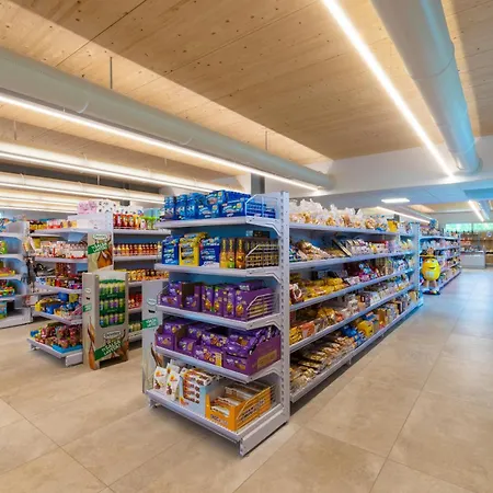 Camping Spiaggia D'oro مكان تخييم *