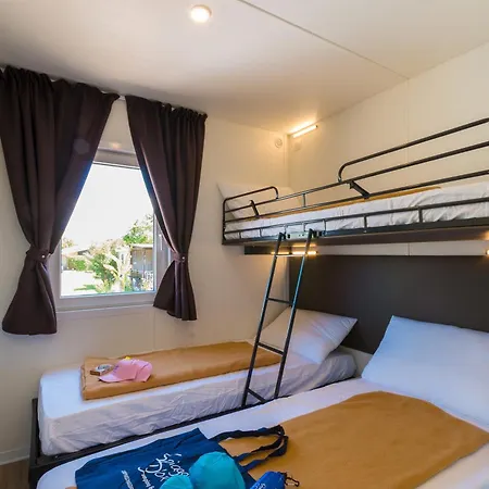 Camping Spiaggia D'oro * لاتيزي