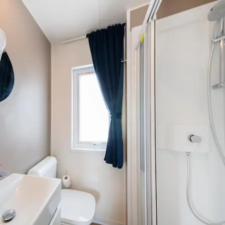 مكان تخييم Camping Spiaggia D'oro لاتيزي