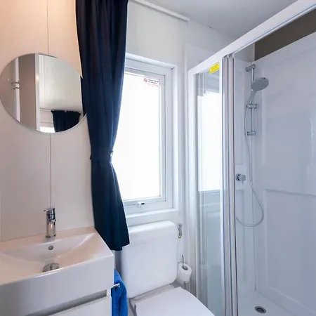 Camping Spiaggia D'oro مكان تخييم لاتيزي