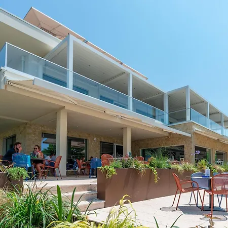 مكان تخييم Camping Spiaggia D'oro لاتيزي