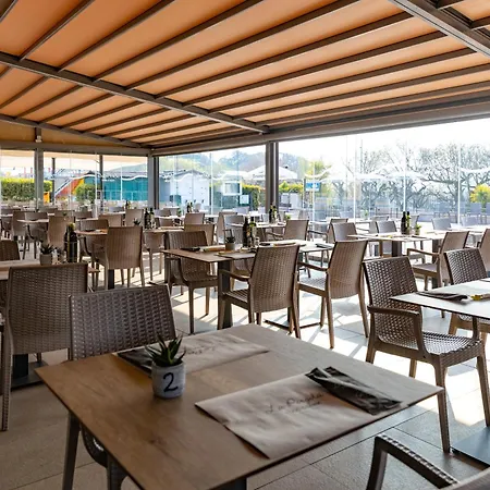 Camping Spiaggia D'oro * لاتيزي