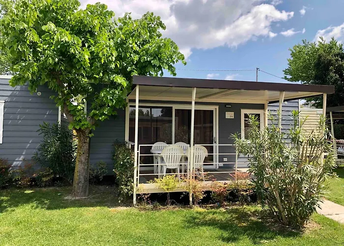 Camping Spiaggia D'oro 캠프장 *